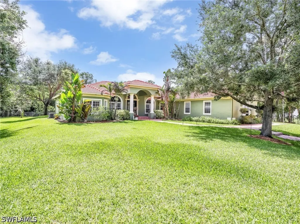 530 13th Street NW Naples FL 34120