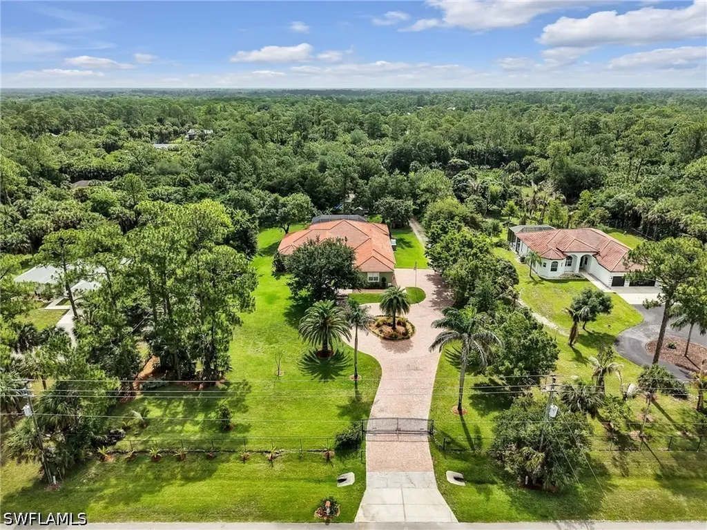 530 13th Street NW Naples FL 34120