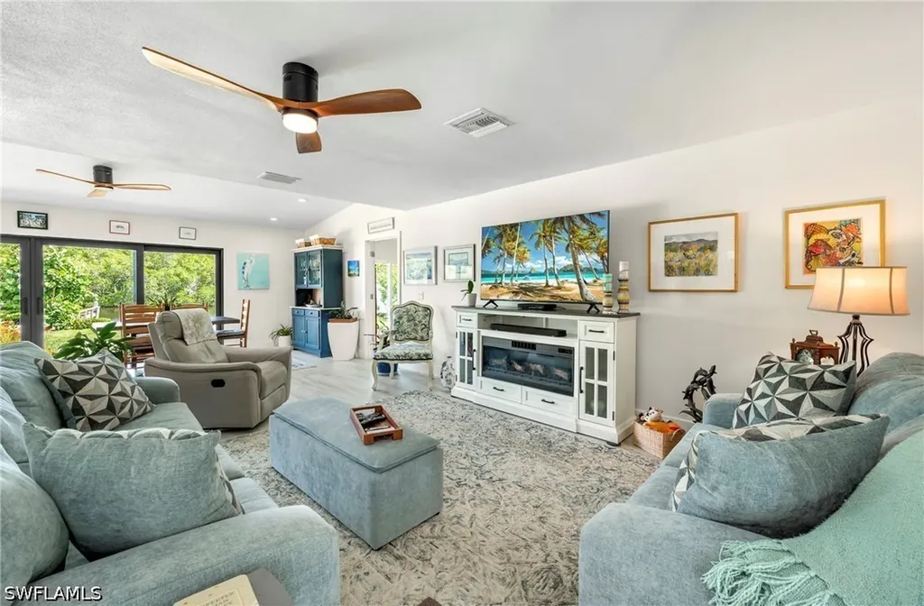 2271 Harbor Road Naples FL 34104