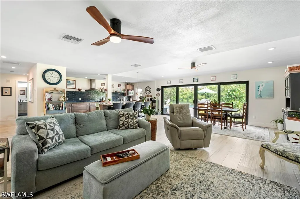 2271 Harbor Road Naples FL 34104