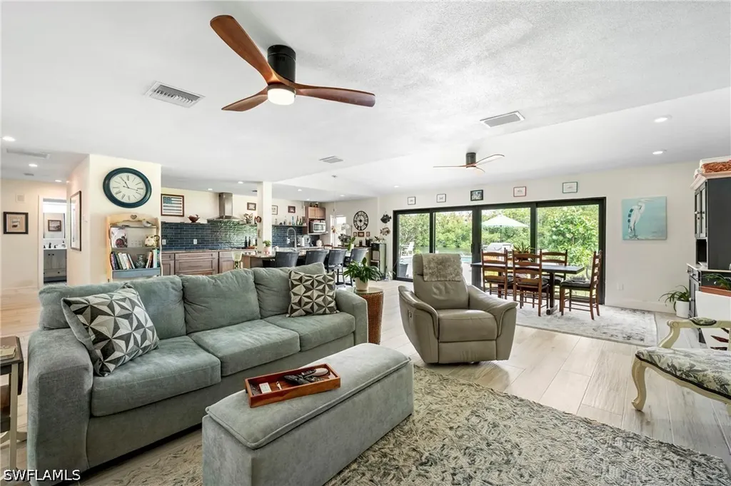 2271 Harbor Road Naples FL 34104