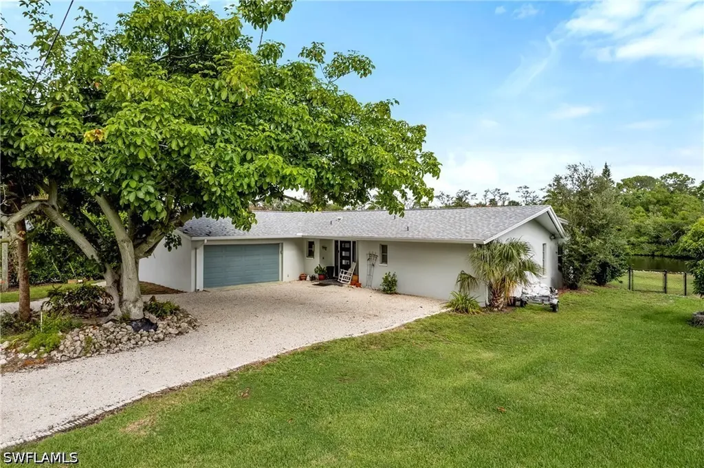 2271 Harbor Road Naples FL 34104