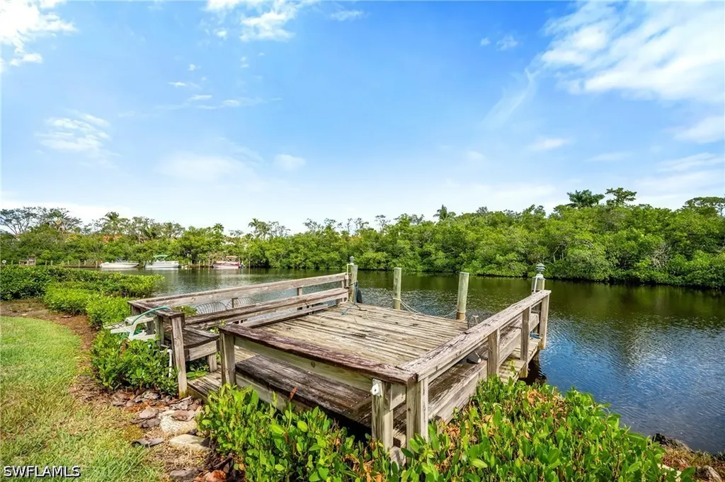 2271 Harbor Road Naples FL 34104