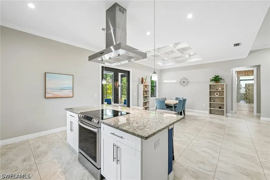423 14th Avenue NE Naples FL 34120