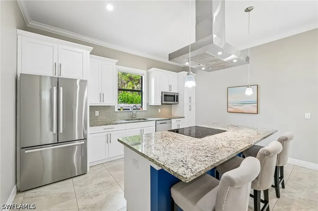 423 14th Avenue NE Naples FL 34120