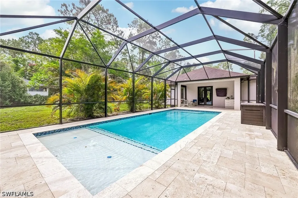 423 14th Avenue NE Naples FL 34120