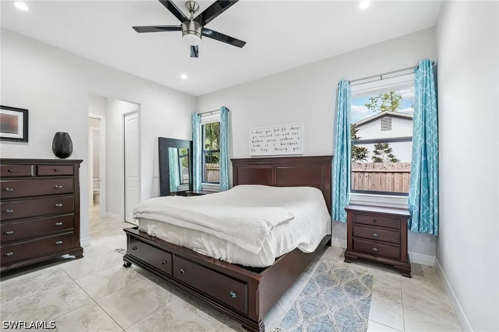 423 14th Avenue NE Naples FL 34120