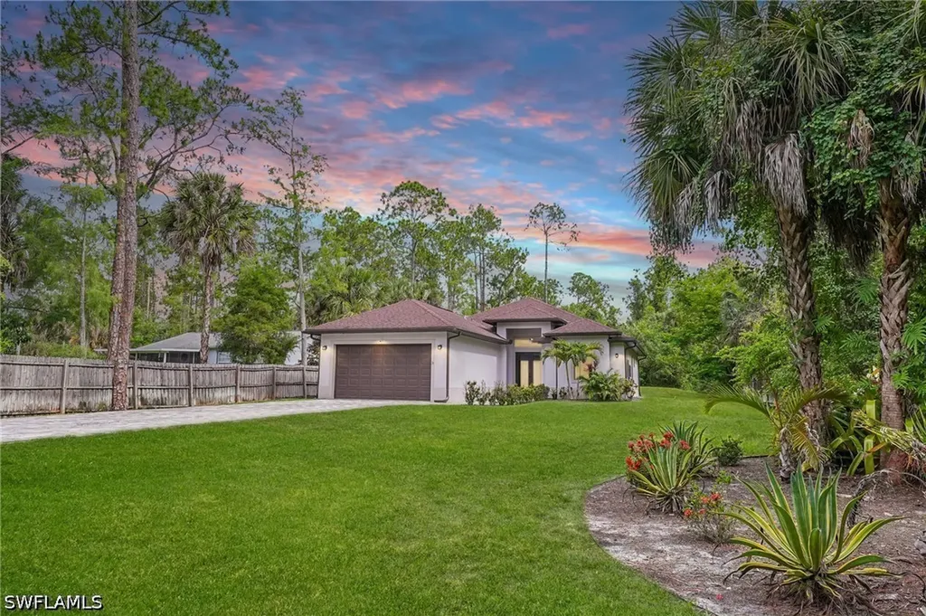423 14th Avenue NE Naples FL 34120