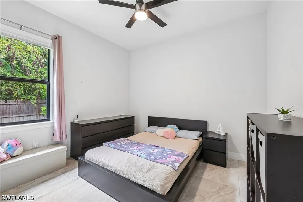 423 14th Avenue NE Naples FL 34120