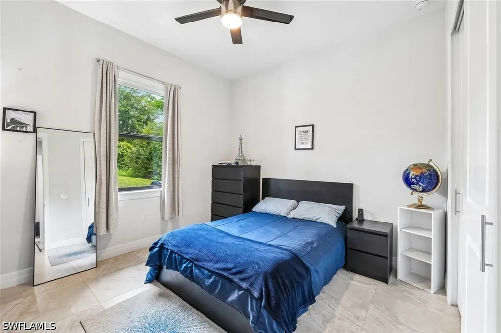 423 14th Avenue NE Naples FL 34120