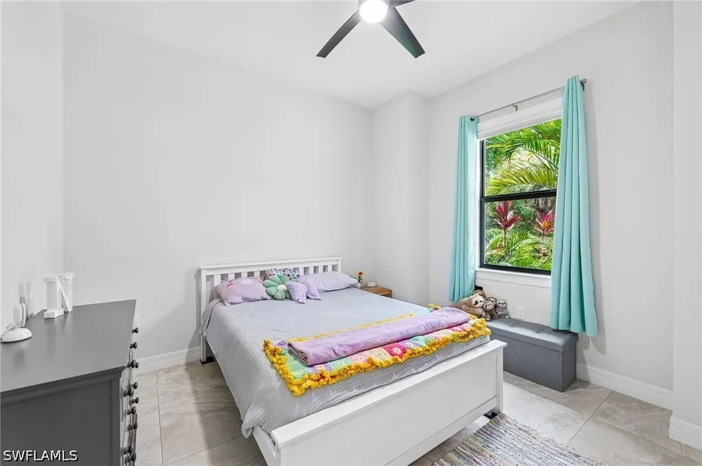 423 14th Avenue NE Naples FL 34120