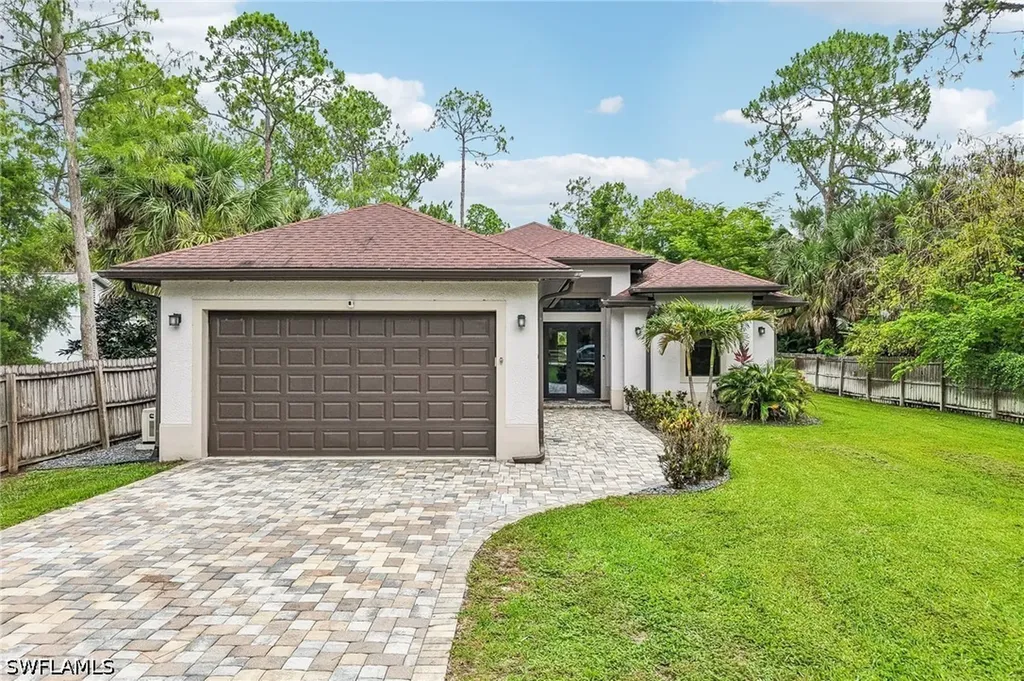 423 14th Avenue NE Naples FL 34120