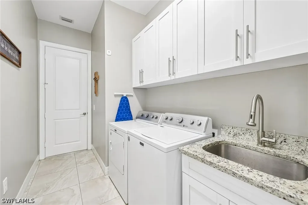 423 14th Avenue NE Naples FL 34120