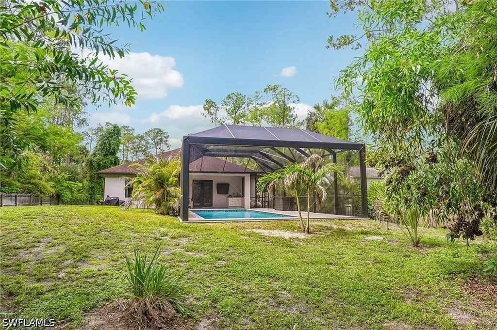 423 14th Avenue NE Naples FL 34120