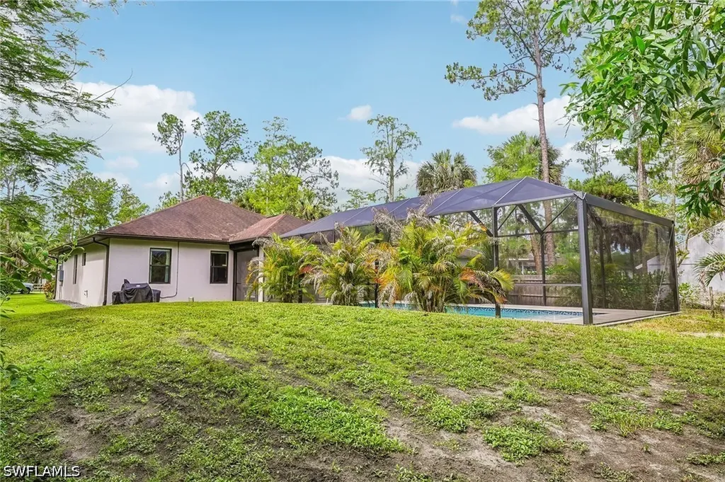 423 14th Avenue NE Naples FL 34120