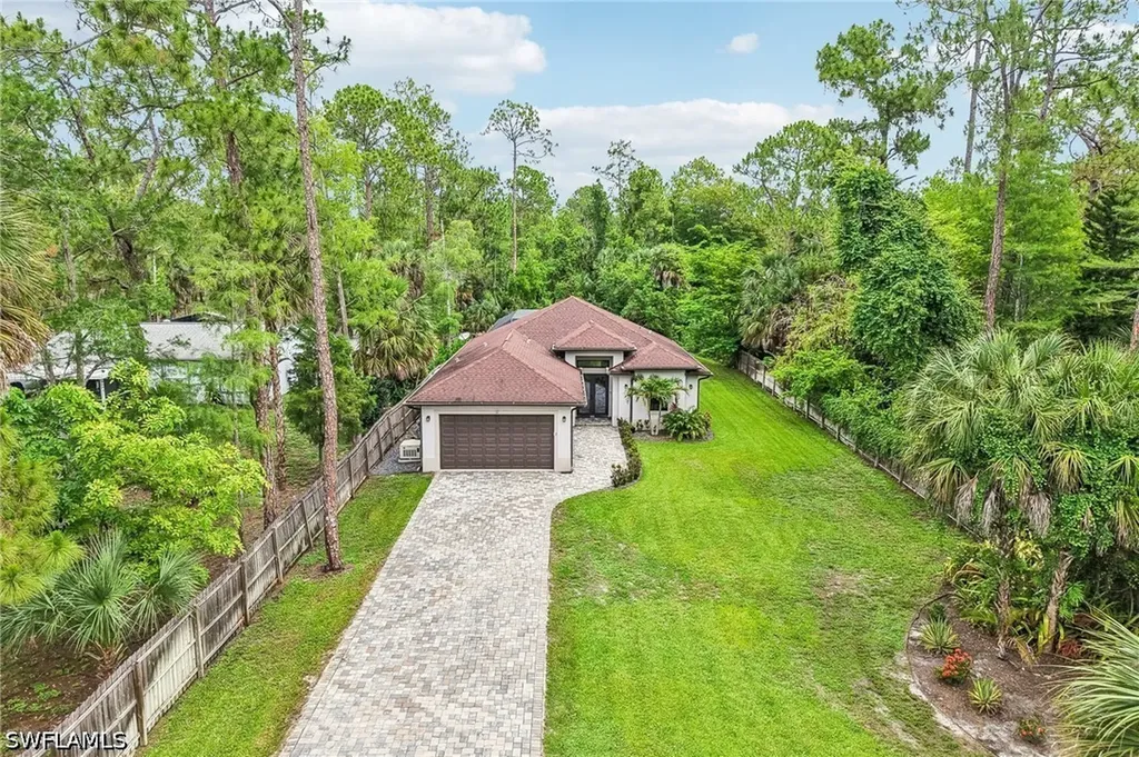 423 14th Avenue NE Naples FL 34120