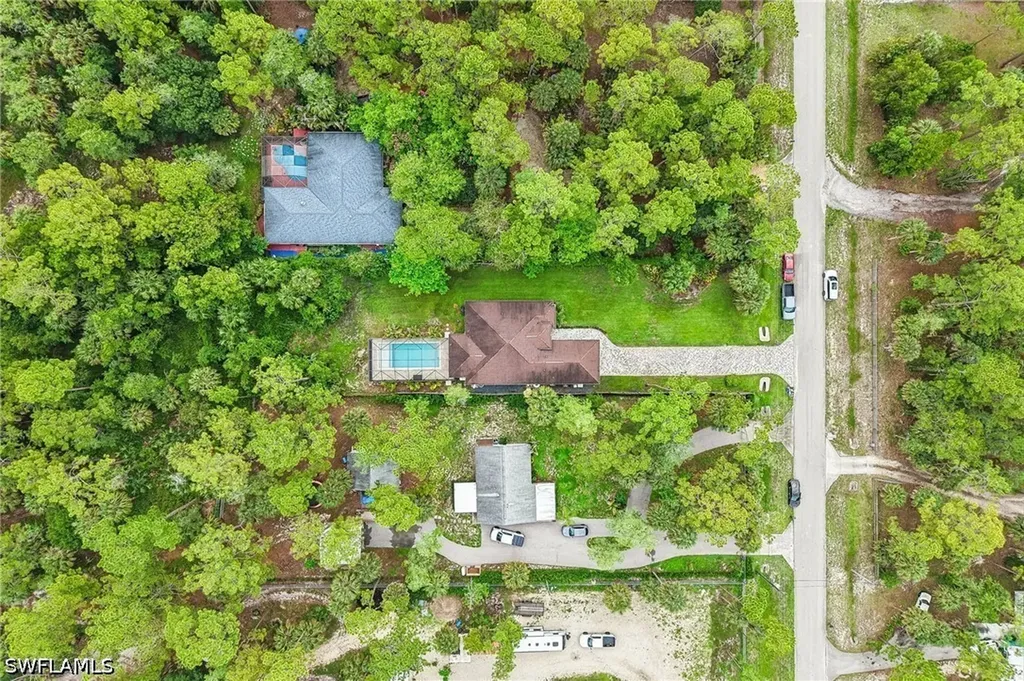 423 14th Avenue NE Naples FL 34120