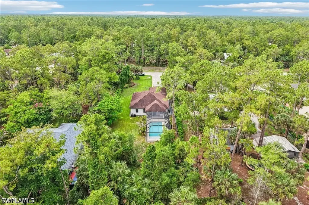 423 14th Avenue NE Naples FL 34120