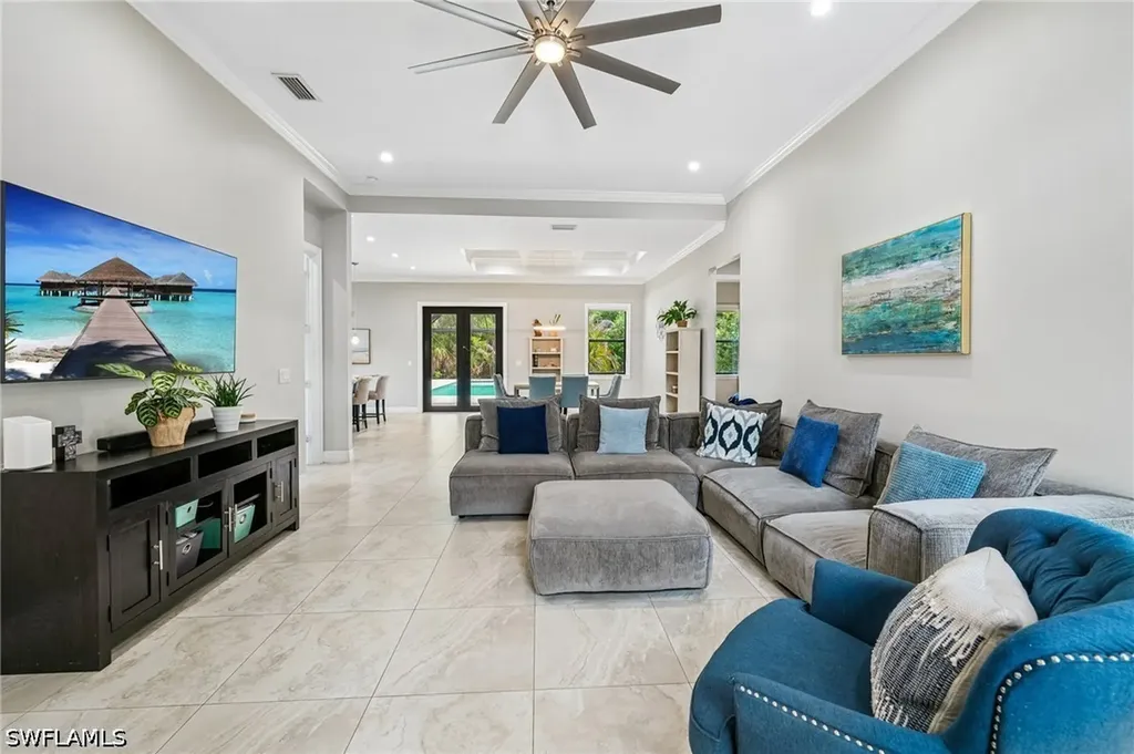 423 14th Avenue NE Naples FL 34120