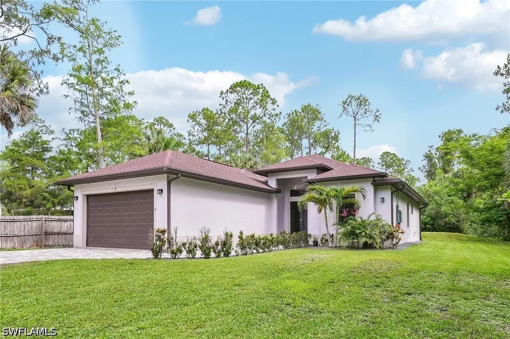 423 14th Avenue NE Naples FL 34120