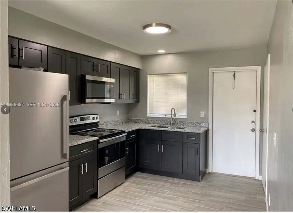 136/138 Gordon Avenue S Lehigh Acres FL 33973