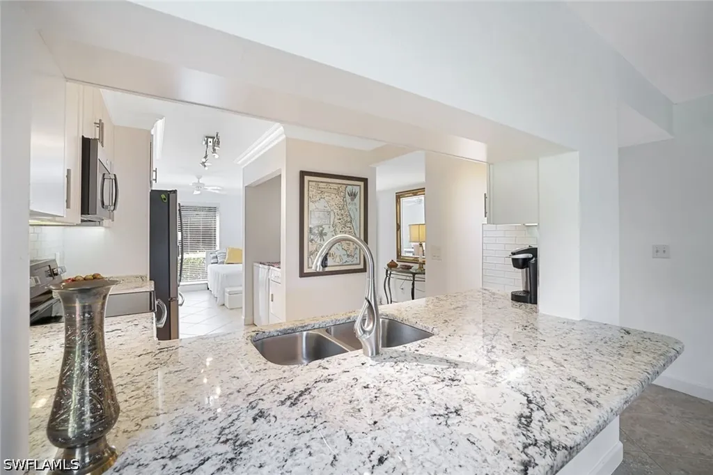 Naples FL, 1250 Yesica Ann Circle, Unit E106