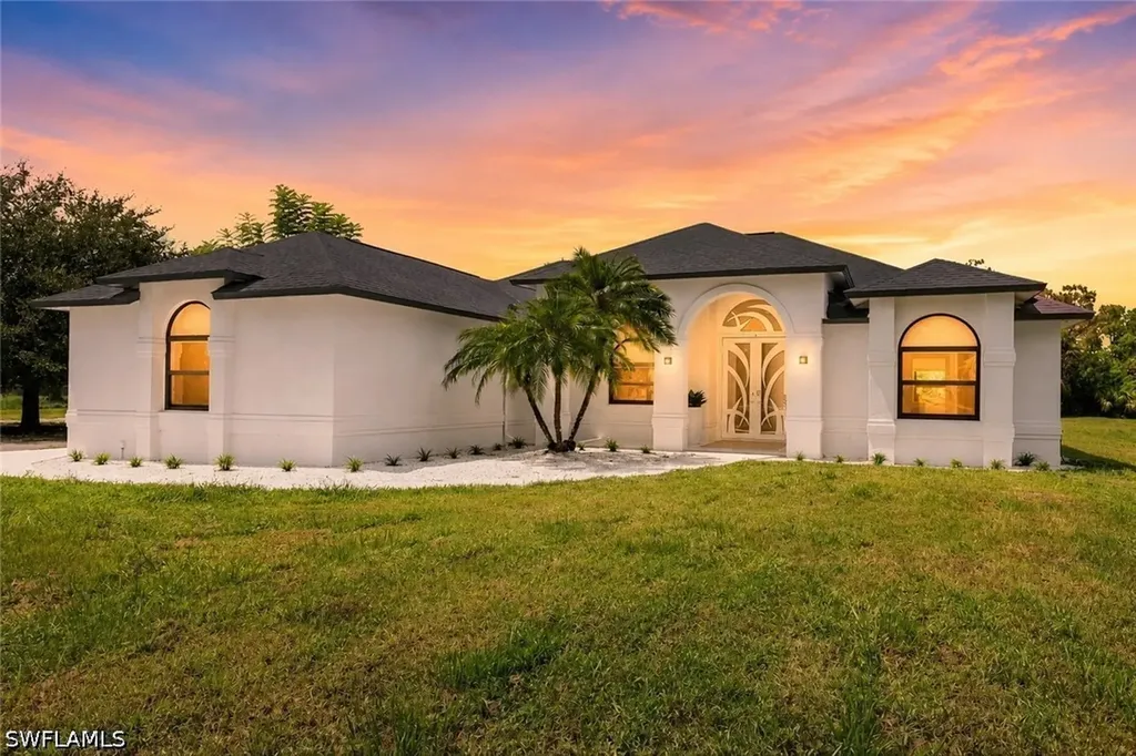 221 10th Street SE Naples FL 34117