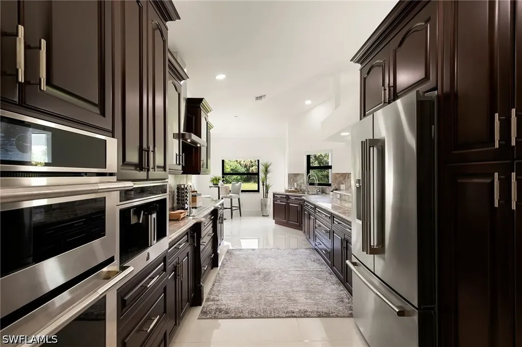 221 10th Street SE Naples FL 34117