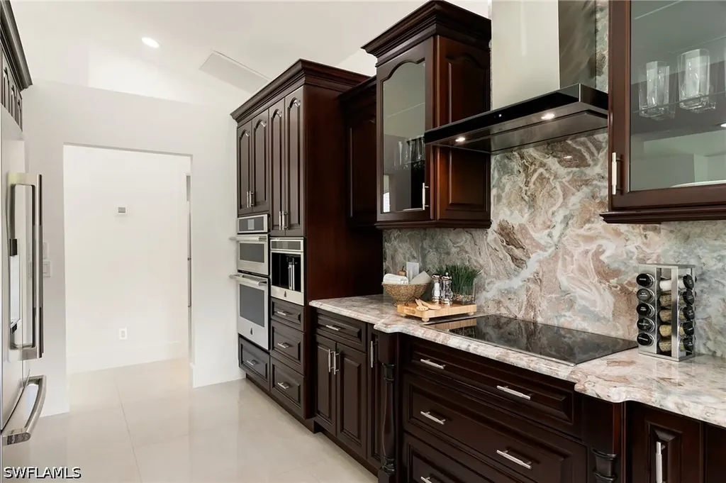 221 10th Street SE Naples FL 34117
