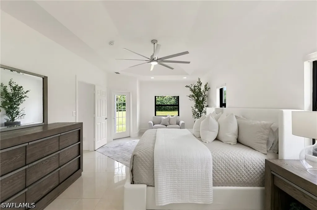 221 10th Street SE Naples FL 34117