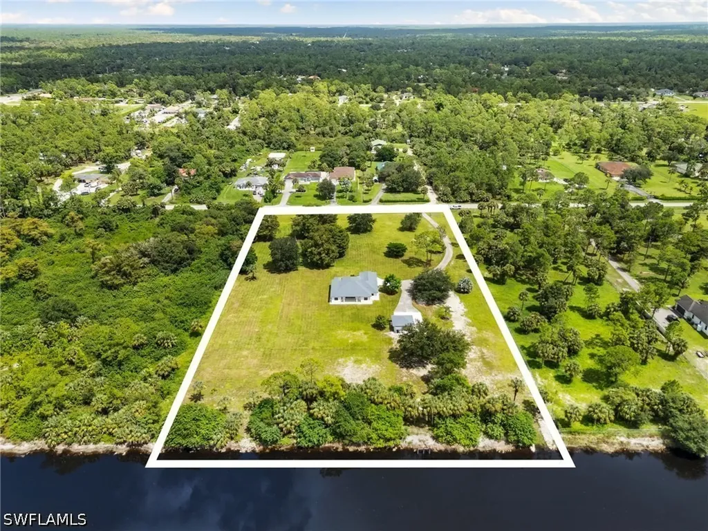 221 10th Street SE Naples FL 34117