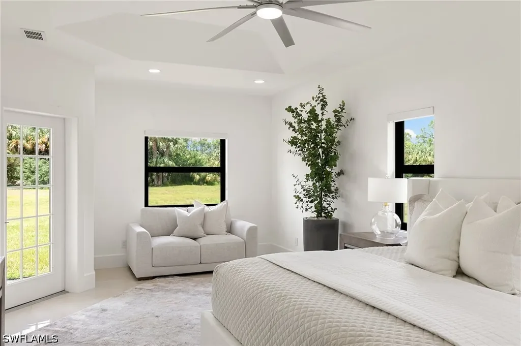 221 10th Street SE Naples FL 34117