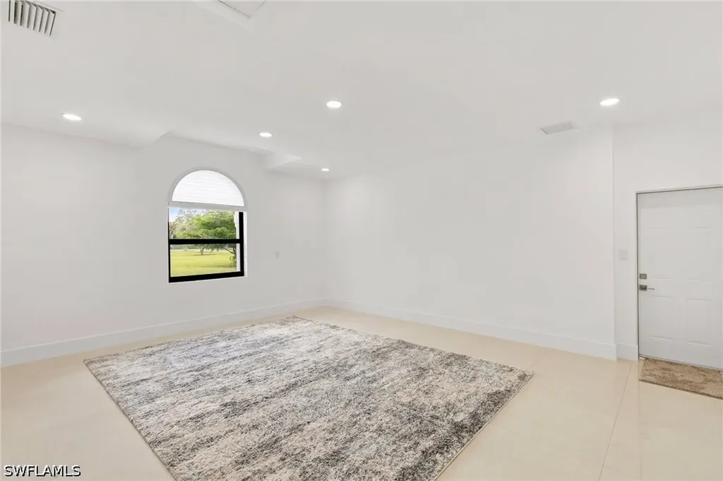 221 10th Street SE Naples FL 34117