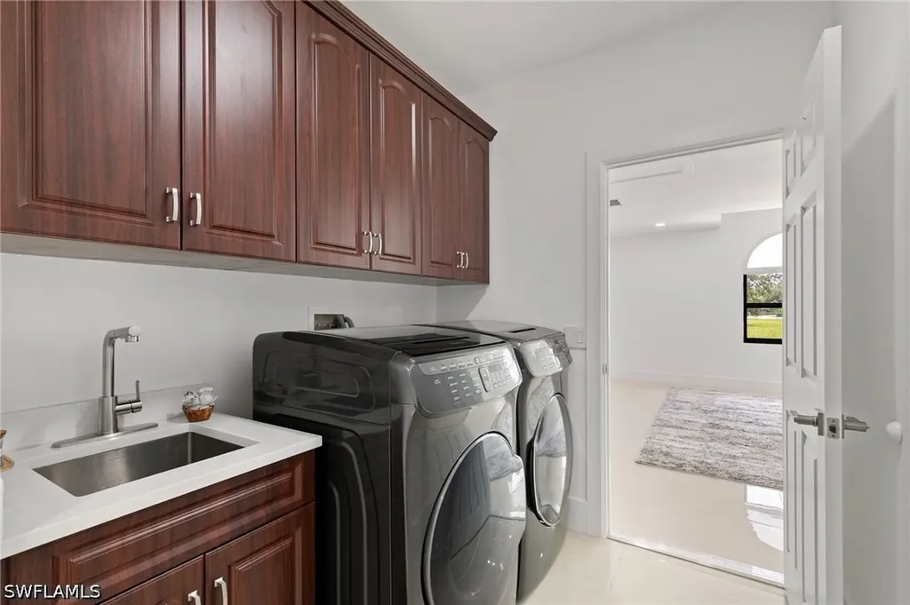 221 10th Street SE Naples FL 34117