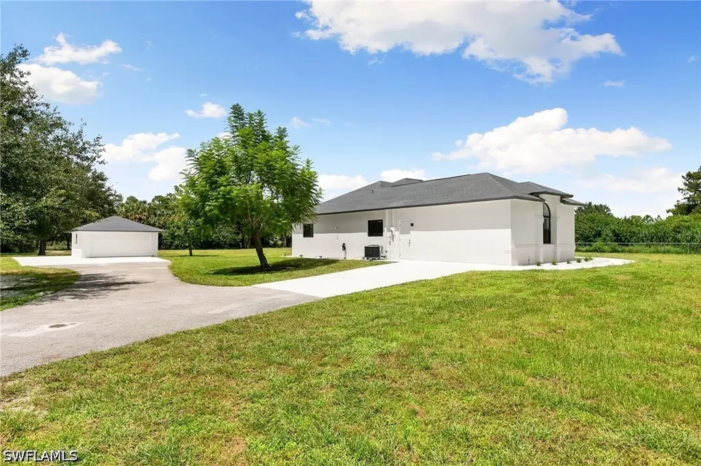 221 10th Street SE Naples FL 34117