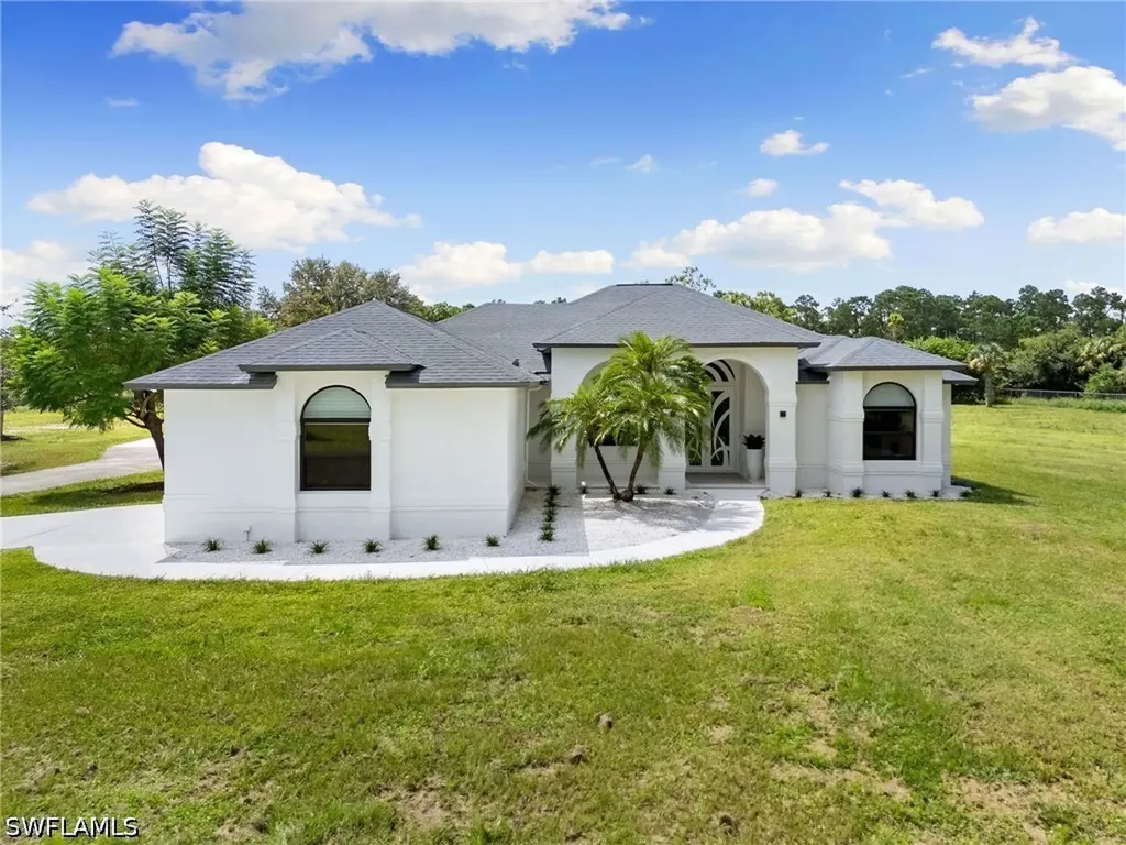221 10th Street SE Naples FL 34117