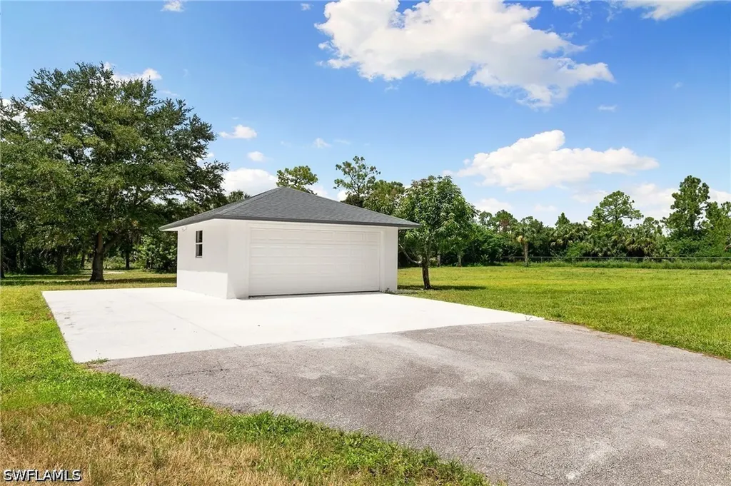 221 10th Street SE Naples FL 34117