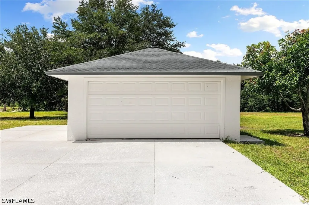 221 10th Street SE Naples FL 34117