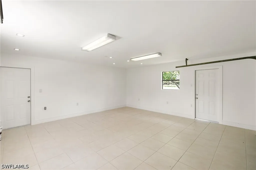 221 10th Street SE Naples FL 34117