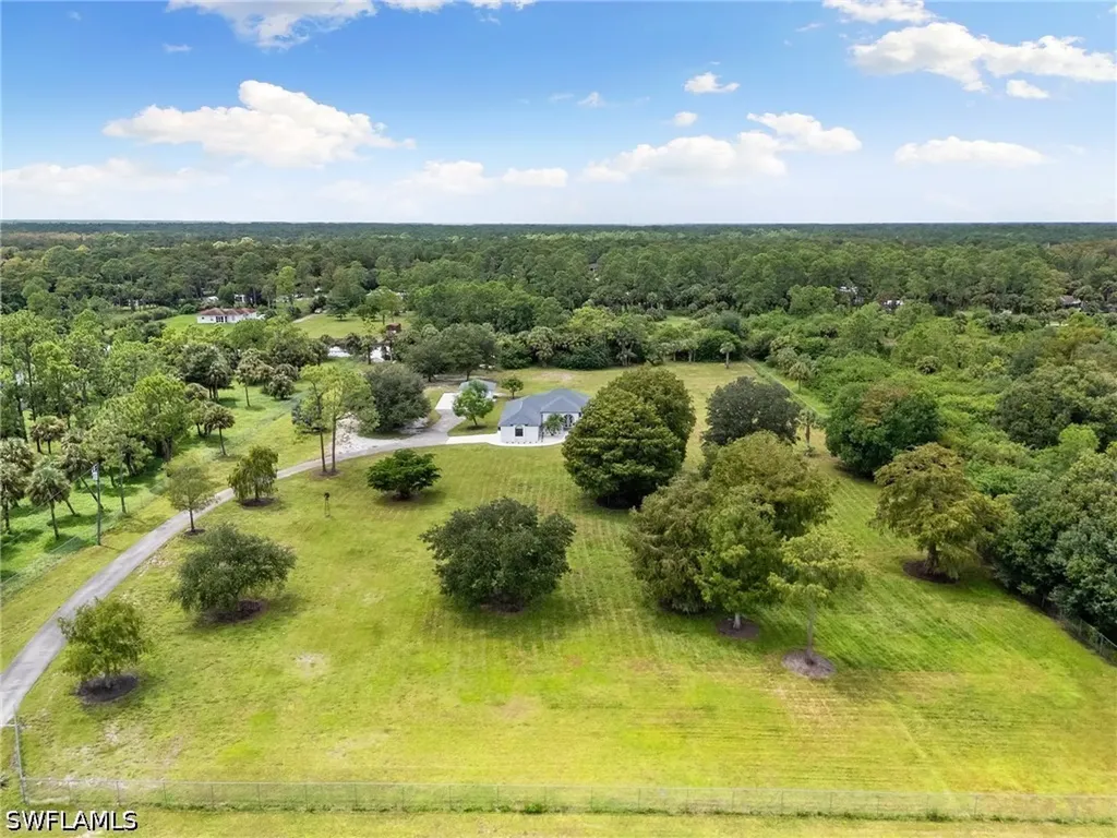 221 10th Street SE Naples FL 34117