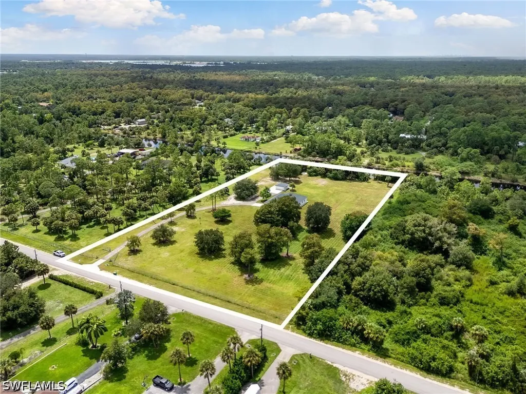 221 10th Street SE Naples FL 34117