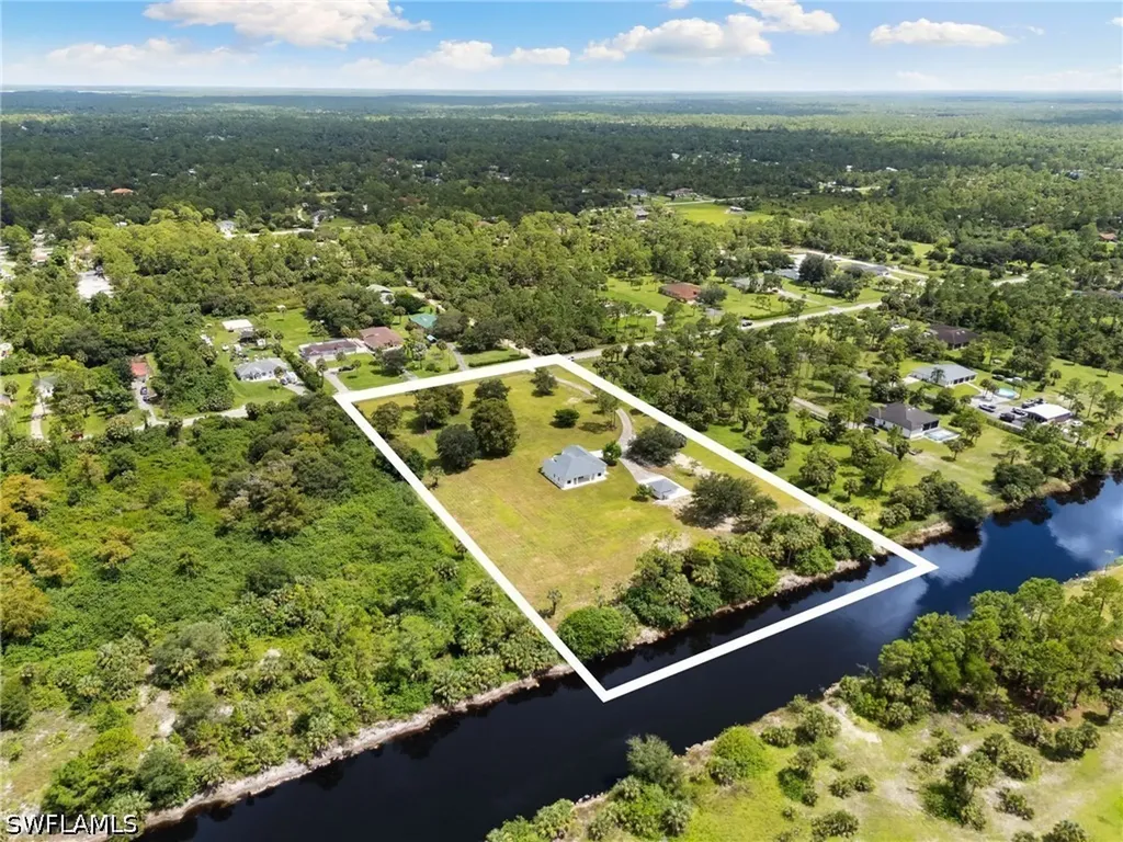 221 10th Street SE Naples FL 34117