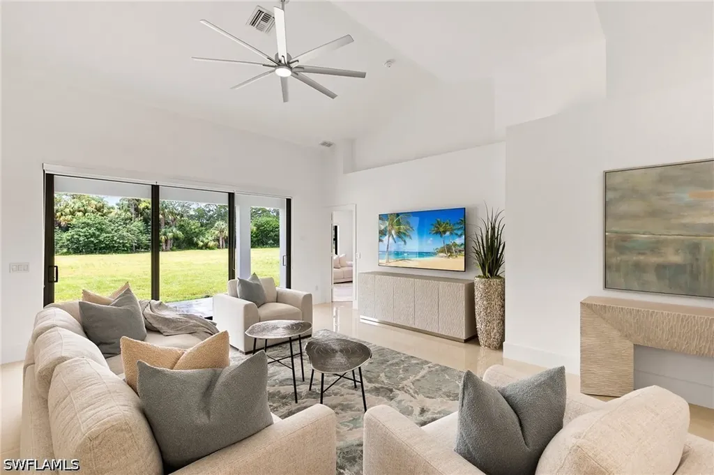 221 10th Street SE Naples FL 34117
