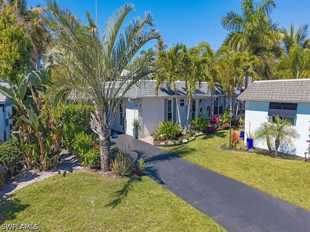23 Knights Bridge Road Naples FL 34112