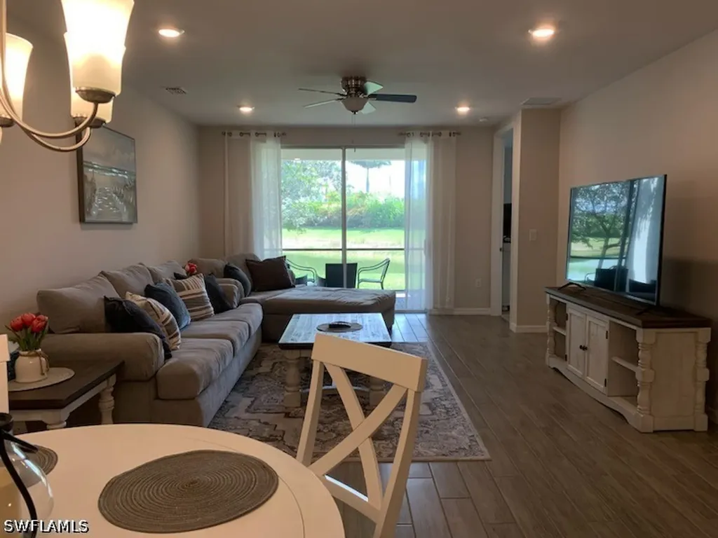 14631 Edgewater Circle Naples FL 34114