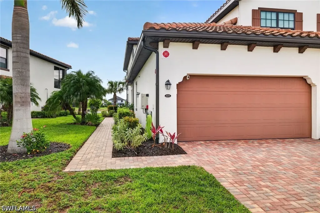 Fort Myers FL, 12020 Hawthorn Lake Drive, Unit 101