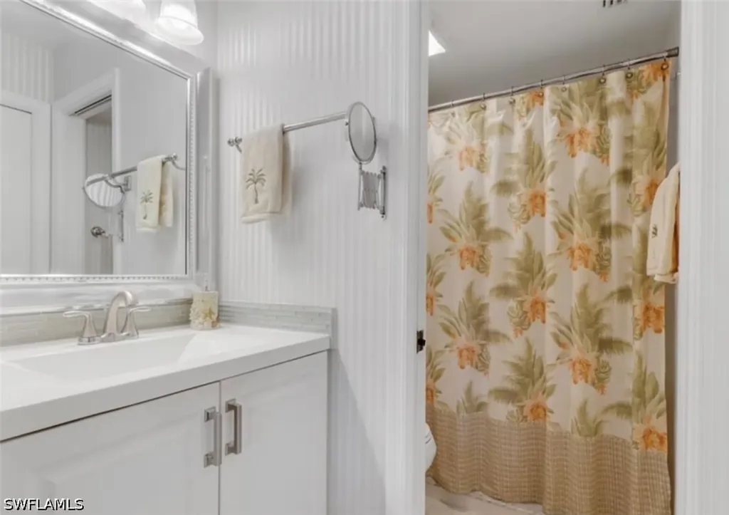 4240 Chantelle Drive Naples FL 34112