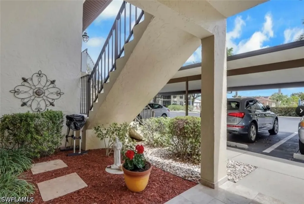 4240 Chantelle Drive Naples FL 34112