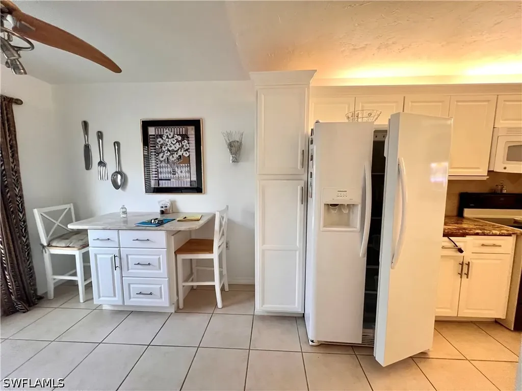 4240 Chantelle Drive Naples FL 34112