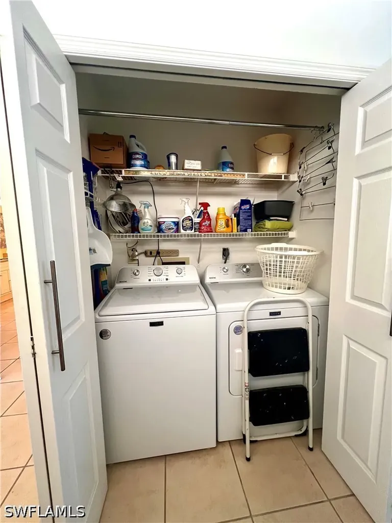 4240 Chantelle Drive Naples FL 34112